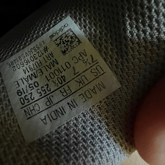 Yeezy 700 tephra